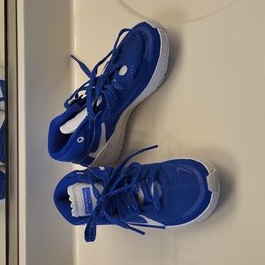 Nike Air Zoom No. 7 Blue and White Kevin Durant Youth Size 4.5  Basketball